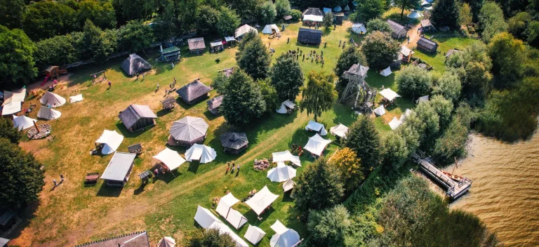 Gelaende Luftansicht 768x352